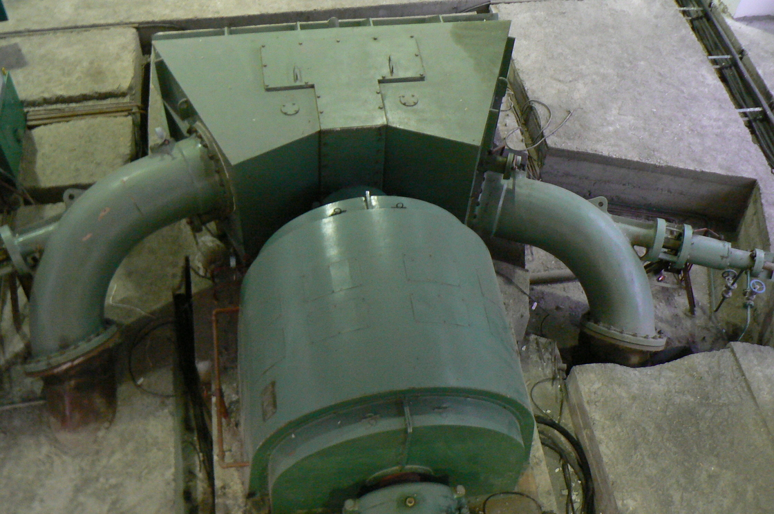 Vitesse de fonctionnement 1000 tr/min 3000 tr/min Turgo turbine à impulsion hydraulique pour pression d'entrée 1 bar 10 bar