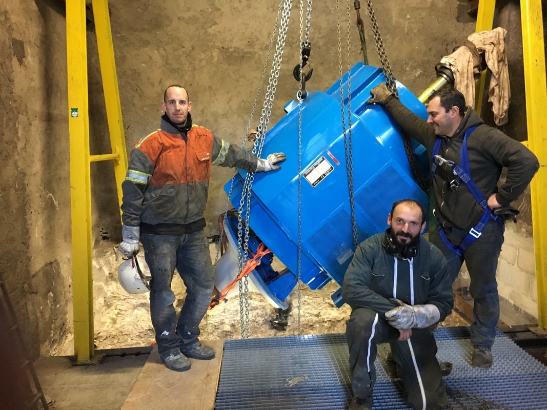 Matériau de coureur en acier inoxydable Système d'alimentation hydroélectrique pour disposition verticale et tête d'eau de 30 M