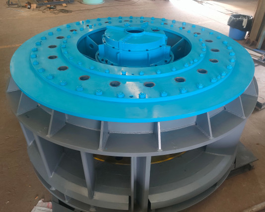 Turbine hydraulique verticale Kaplan en acier inoxydable avec générateur synchrone pour les projets hydroélectriques principaux