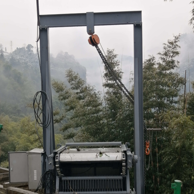 Traitement des eaux résiduaires automatique d'écran de barre IP55 1kw pour la turbine hydraulique de l'eau de centrale