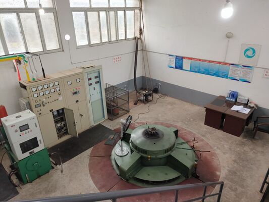 Turbine hydro Kaplan avec moyeu en acier au carbone, puissance nominale de 2 à 50 MW et refroidissement par eau pour une énergie hydroélectrique durable